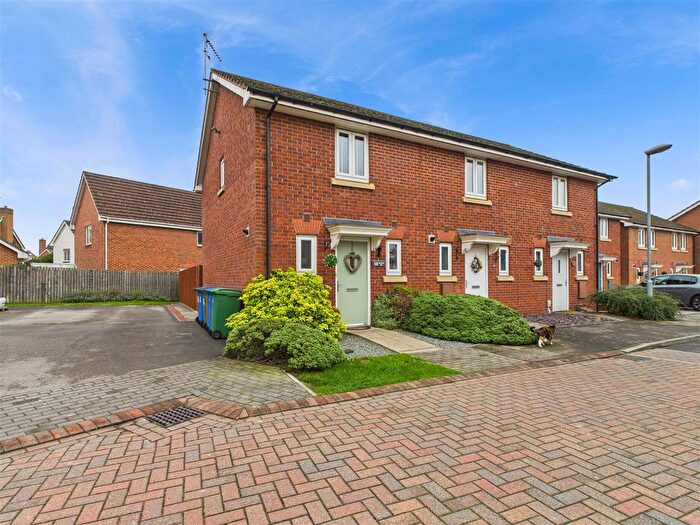 2 Bedroom End Terrace House For Sale In Munstead Way, Brough, HU15
