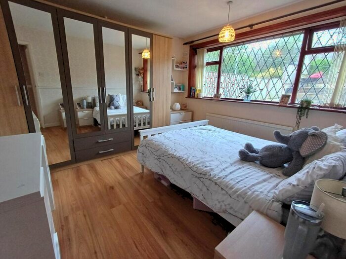 2 Bedroom Semi-Detached Bungalow For Sale In Farndale Road, Bradford, BD15