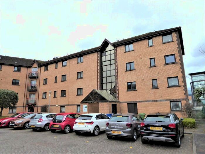 2 Bedroom Flat To Rent In Riverview Gardens, Glasgow, G5