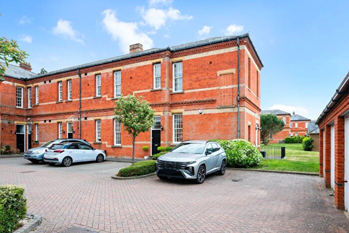 2 Bedroom House For Sale In Sandy Mead, Epsom, KT19