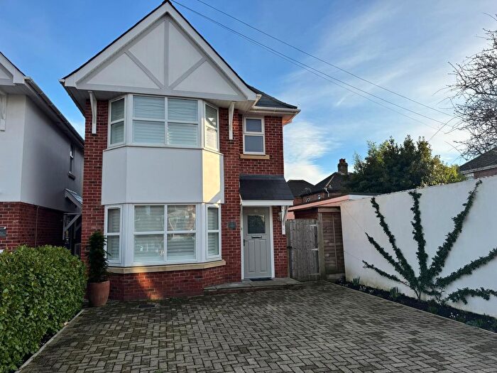 3 Bedroom Detached House To Rent In Edgehill Road, Bournemouth, BH9