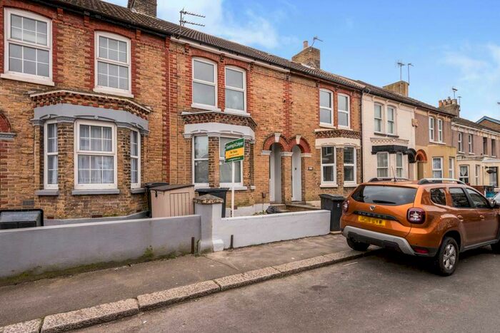 3 Bedroom House To Rent In Longfield Road, Dover, CT17