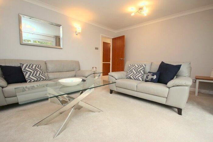 2 Bedroom Apartment To Rent In The Avenue, Poole, Dorset, BH13