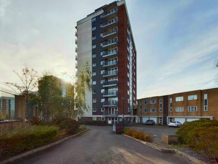 2 Bedroom Flat To Rent In Lakeside Rise, Blackley, Manchester, M9