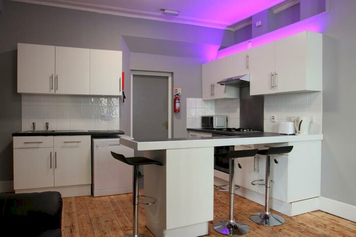 5 Bedroom Terraced House To Rent In Deptford Place, Plymouth, Devon, PL4