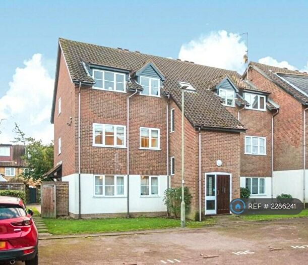 2 Bedroom Flat To Rent In Galdana Avenue, Barnet, EN5