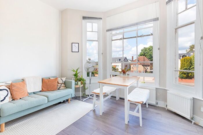 1 Bedroom Flat To Rent In Grand Drive, London, SW20