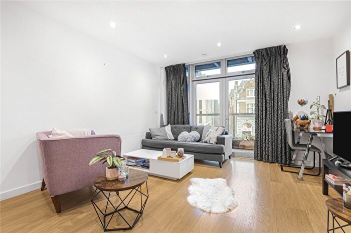 2 Bedroom Flat To Rent In Salton Square, London, E14