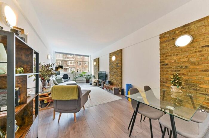 2 Bedroom Flat To Rent In Grove House - Tudor Grove, E9