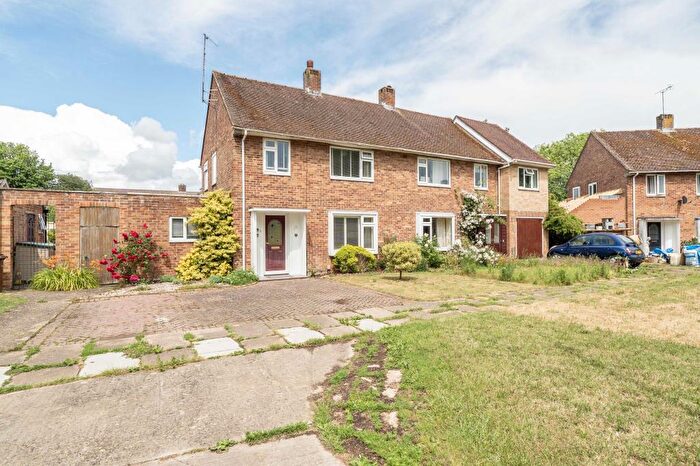 3 Bedroom Semi Detached House For Sale In Welford Gardens, Abingdon, OX14