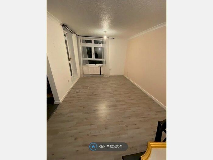 2 Bedroom Flat To Rent In Kenilworth Court, Washington NE37