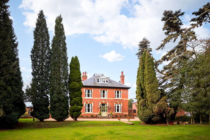 6 Bedroom Detached House For Sale In Hartlebury, Worcestershire, DY11