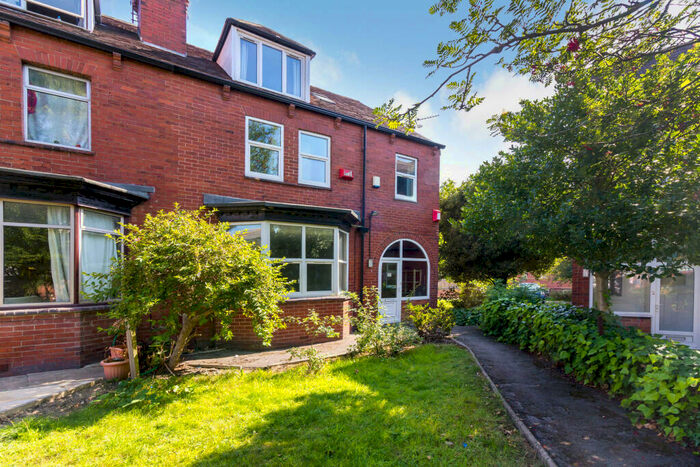 7 Bedroom House To Rent In St Michaels Lane, Leeds, LS6