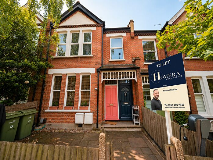 2 Bedroom Maisonette To Rent In Herne Hill Road, London, SE24