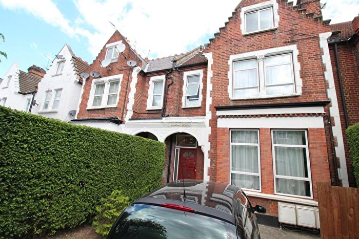 1 Bedroom Flat To Rent In Grosvenor Gardens, Willesden Green, London, NW2