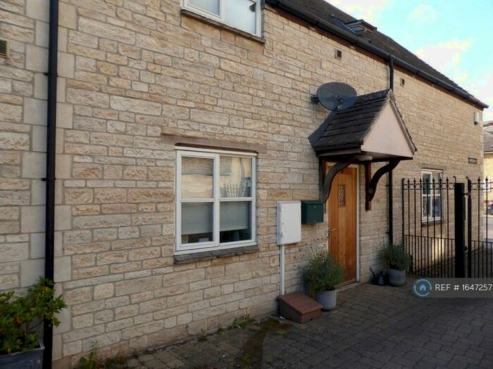 2 Bedroom End Of Terrace House To Rent In Farriers Mews, Stamford, PE9