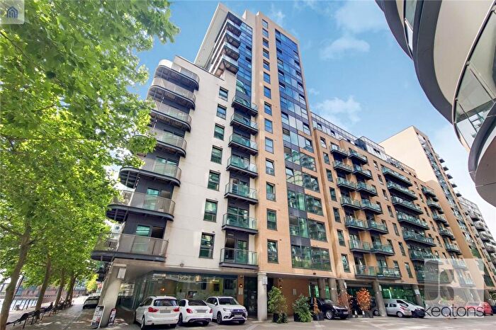 2 Bedroom Flat To Rent In Millharbour, Isle Of Dogs, London, E14
