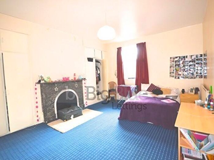 9 Bedroom House To Rent In Cardigan Road, Leeds, LS6