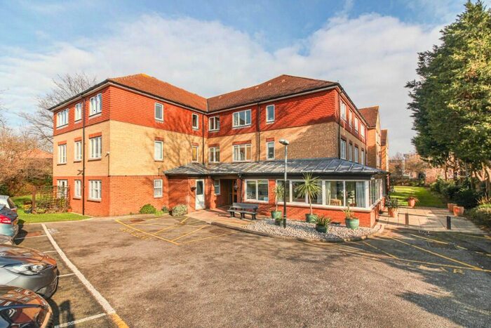 1 Bedroom Retirement Property To Rent In Westminster Court, Cambridge Park, Wanstead, E11