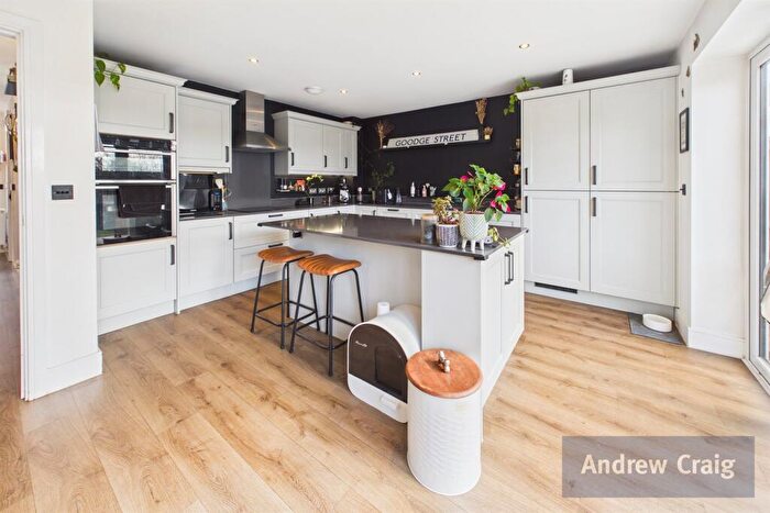 5 Bedroom Town House For Sale In Sandpiper View, East Boldon, NE36