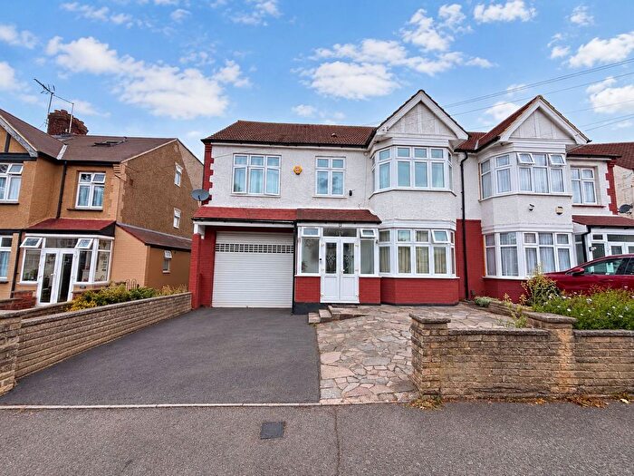 5 Bedroom Semi-Detached House For Sale In Normanshire Drive, London, E4