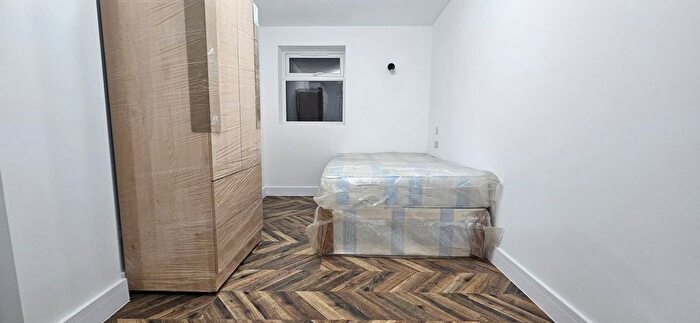 Studio To Rent In North Road, Hayes, UB3