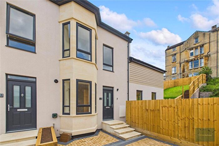 4 Bedroom Semi-Detached House For Sale In Thornbank Place, BA2