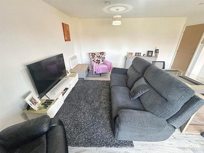 1 Bedroom Apartment For Sale In Juneberry Apartments, LU1