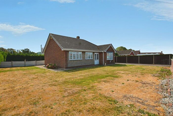 3 Bedroom Bungalow For Sale In Westbourne Drive, Crowle, Scunthorpe, DN17