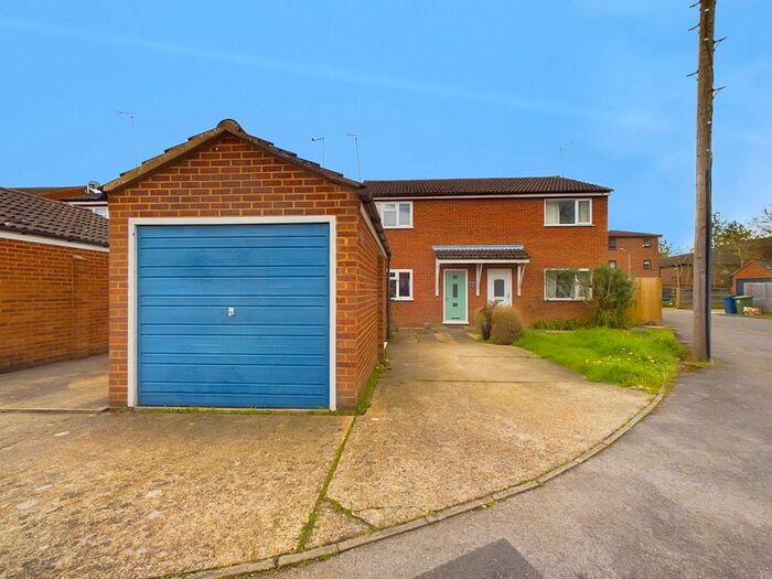 2 Bedroom Semi-Detached House To Rent In The Acre, Marlow, SL7