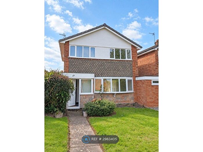 3 Bedroom Semi-Detached House To Rent In Heygate Way, Walsall, WS9