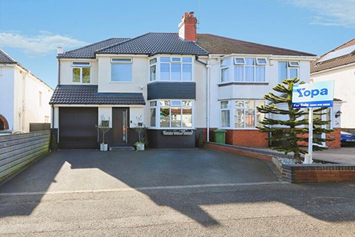 4 Bedroom Semi Detached House For Sale In Bruce Road, Kidderminster, DY10