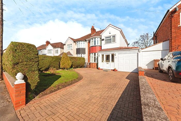 3 Bedroom Semi Detached House For Sale In Coverdale Road, Solihull, West Midlands, B92