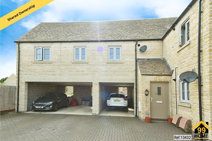 2 Bedroom Flat For Sale In Woolsack Close, Tetbury, Glos, GL8