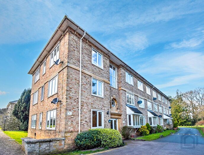 2 Bedroom Flat For Sale In Flat, Quintin Gurney House Keswick Hall, Norwich, NR4