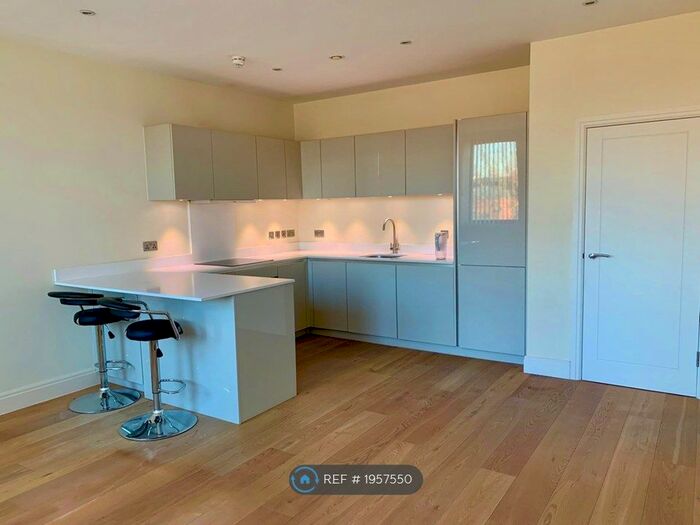 1 Bedroom Flat To Rent In John Busch House, Isleworth, TW7