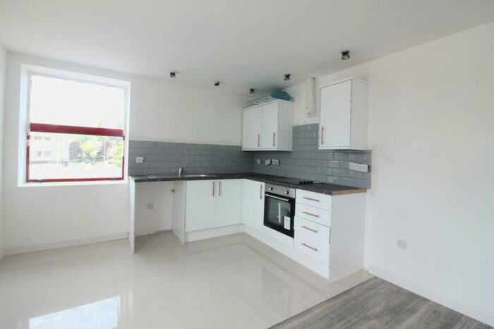 1 Bedroom Flat To Rent In Harehills Lane, Leeds, West Yorkshire, LS8