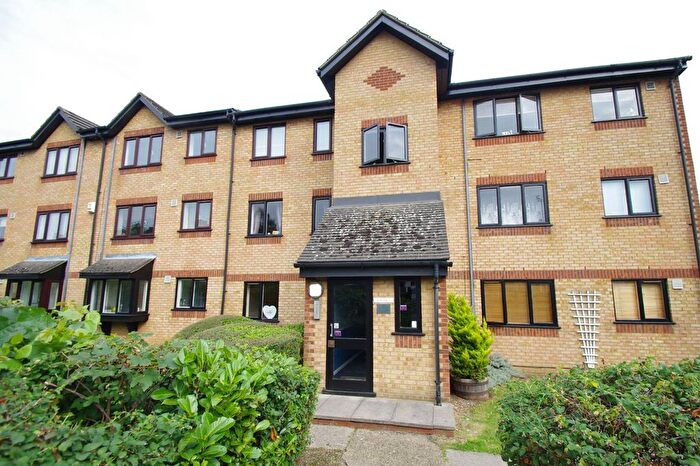 1 Bedroom Flat To Rent In Balmoral Road, Watford, WD24