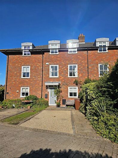 4 Bedroom Town House To Rent In Permain Close, Shenley, WD7
