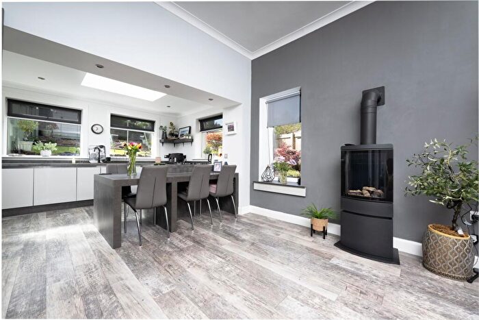3 Bedroom Flat For Sale In Manor Crescent, Gourock, PA19