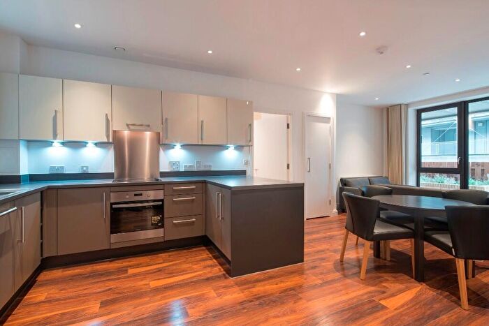 2 Bedroom Apartment To Rent In New Village Avenue, London, E14