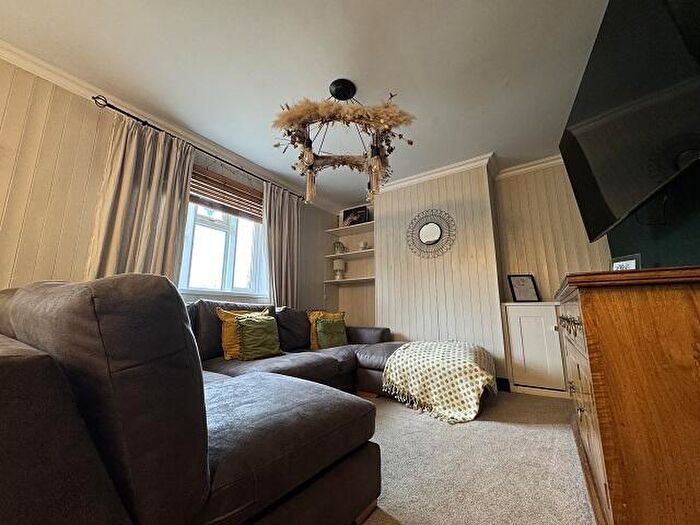3 Bedroom House To Rent In Dixon Drive, S35