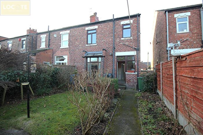 3 Bedroom Semi-Detached House For Sale In Whitelake Avenue, Flixton, M41