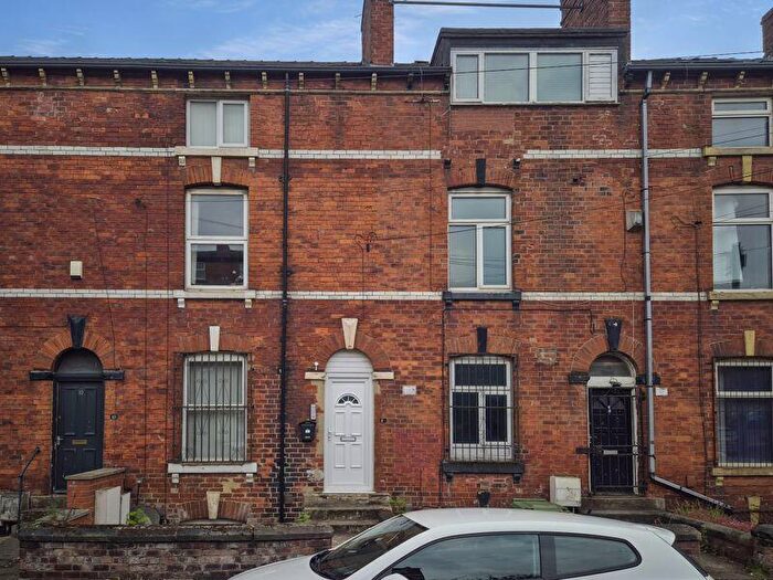 4 Bedroom Terraced House For Sale In Providence Avenue, Leeds, LS6