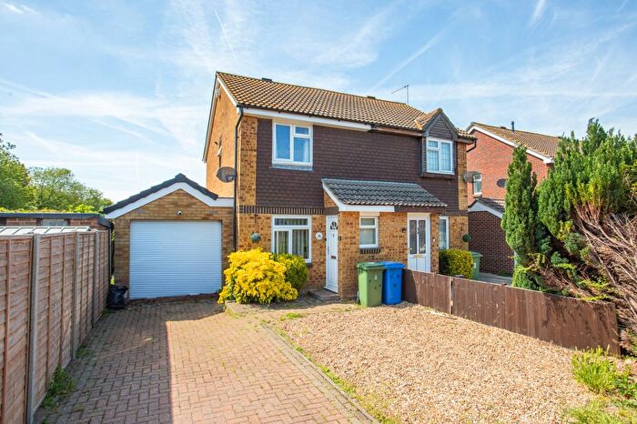 3 Bedroom Semi Detached House For Sale In Morello Close, Teynham, Sittingbourne, Kent, ME9