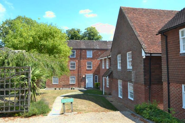 3 Bedroom Apartment To Rent In Clatford Manor House, Upper Clatford, SP11