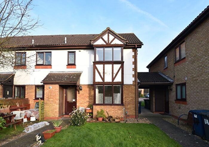 2 Bedroom Property For Sale In Lindisfarne Close, Eynesbury, PE19