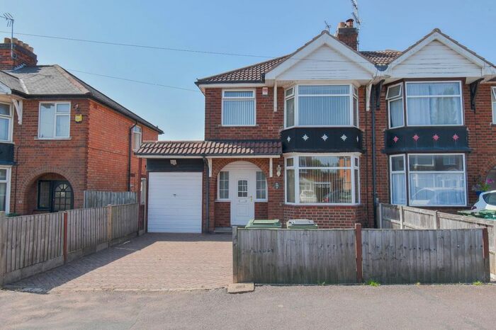 3 Bedroom Semi-Detached House To Rent In Turnbull Drive, Braunstone, Leicester, LE3