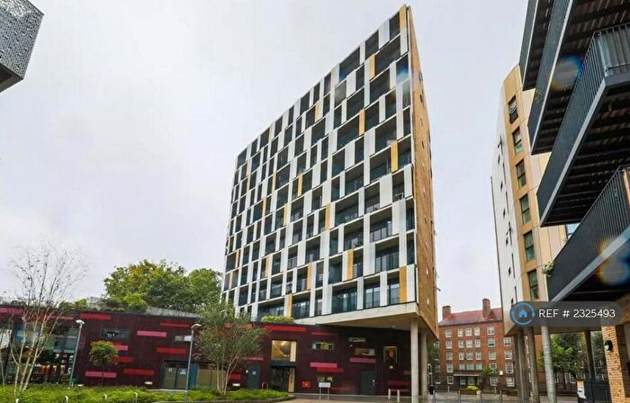 1 Bedroom Flat To Rent In Atkins Square, London, E8