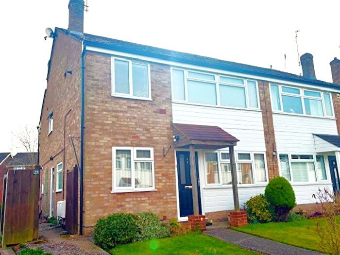 2 Bedroom Maisonette For Sale In Newlands Road, Billericay, CM12